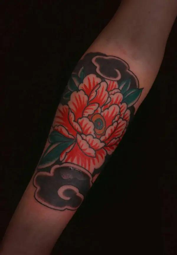 Rote Pfingstrose (Botan) als Irezumi Tattoo