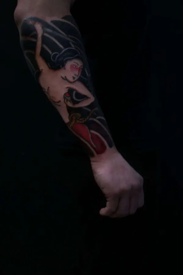 Irezumi Unterarm-Tattoo mit Prinzessin Tamatori