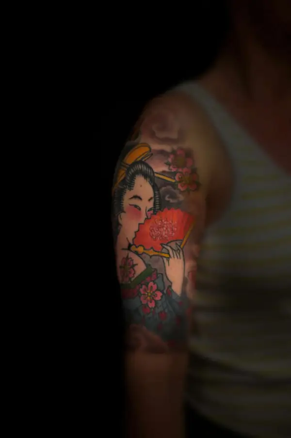 Japanisches Geisha-Tattoo am Arm